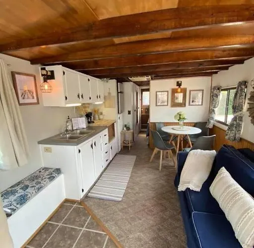 Driftwood Cozy Houseboat On The Water For 2 *