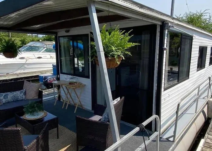 Bateau-hôtel Driftwood Cozy Houseboat On The Water For 2